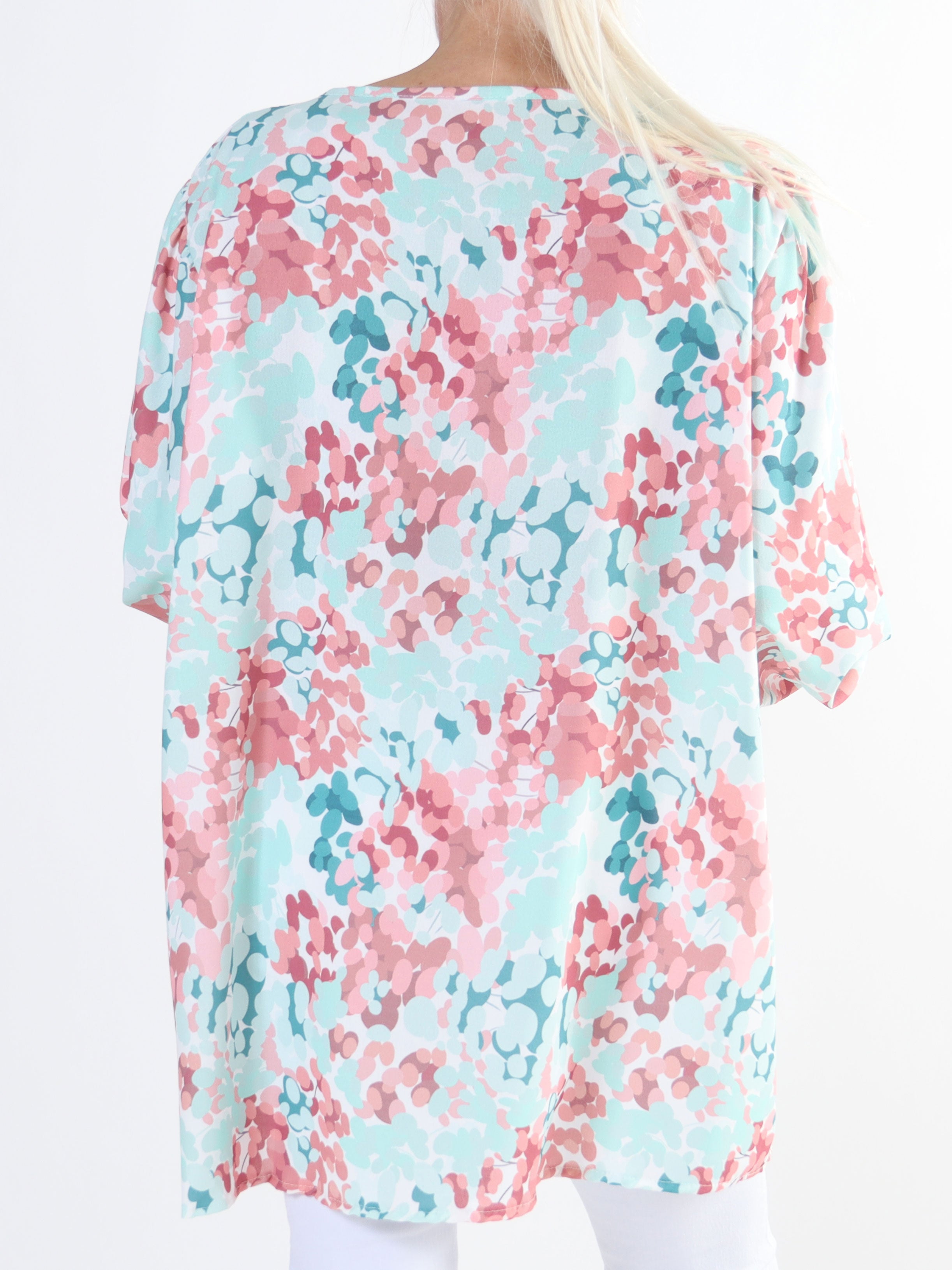 Moa - Plus size bluse med elastik forenden af ærmerne